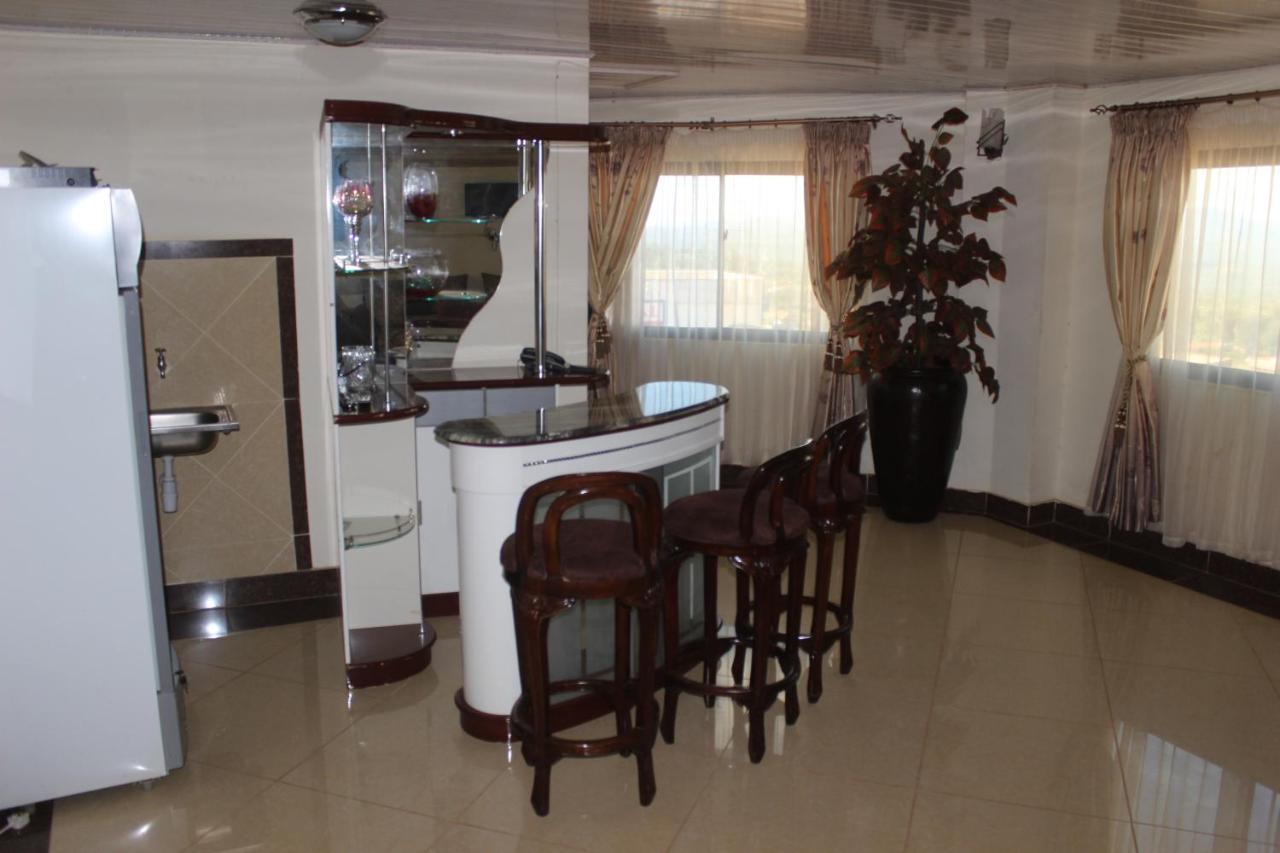 Meru Paramount Exterior photo